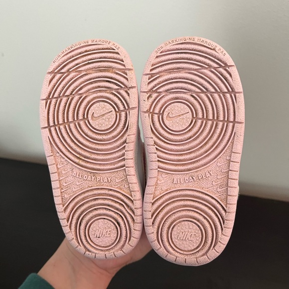 Toddler Girls Nike Court Athletic No-tie Lace Sneakers in in Pink and White - Picture 5 of 8